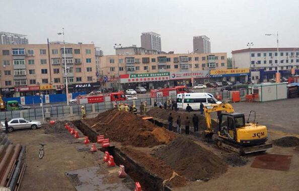 沈陽地鐵十號線施工塌方現(xiàn)場