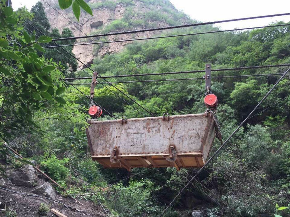 小型手拉葫蘆工作圖